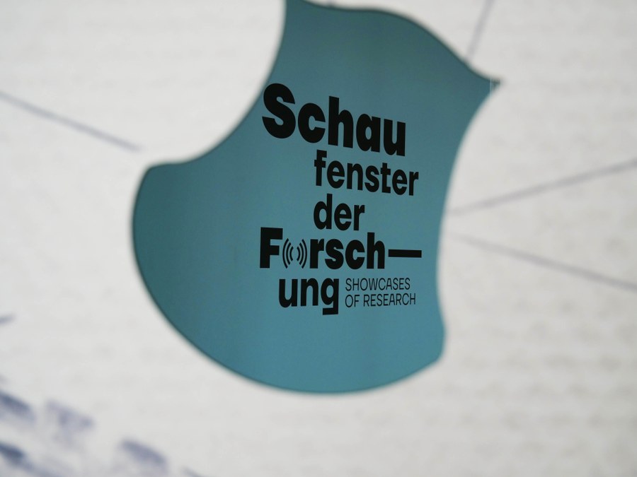 Logo of the exhibition series "Showcases of Research" in the Technische Sammlungen Dresden